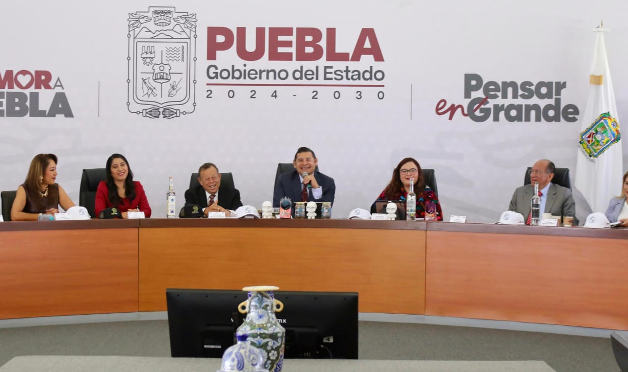 Armenta apoya a migrantes
