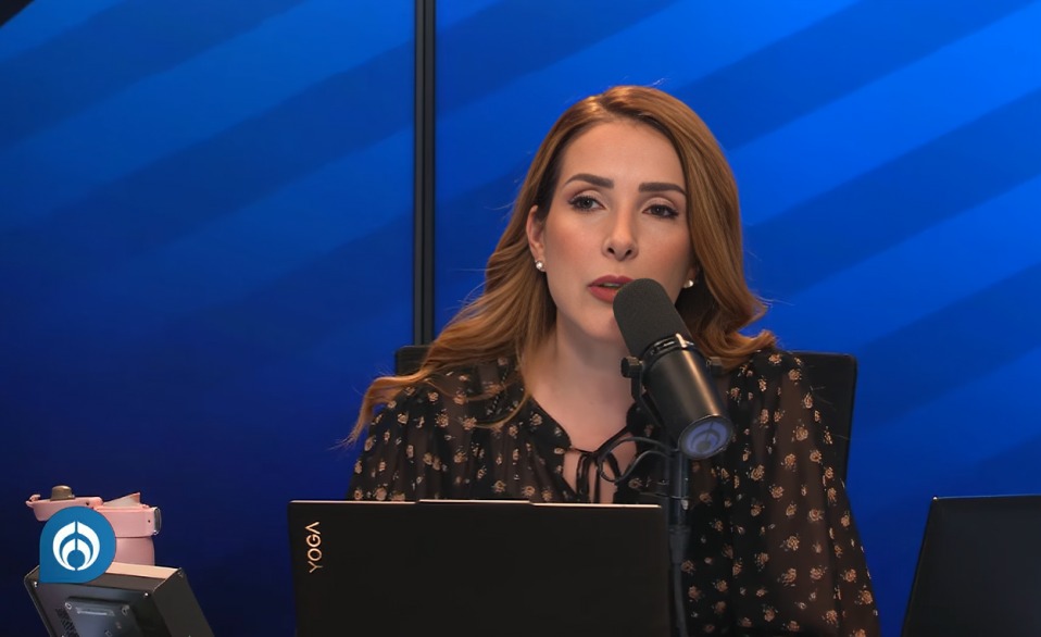 Azucena Uresti le reclama a Noroña