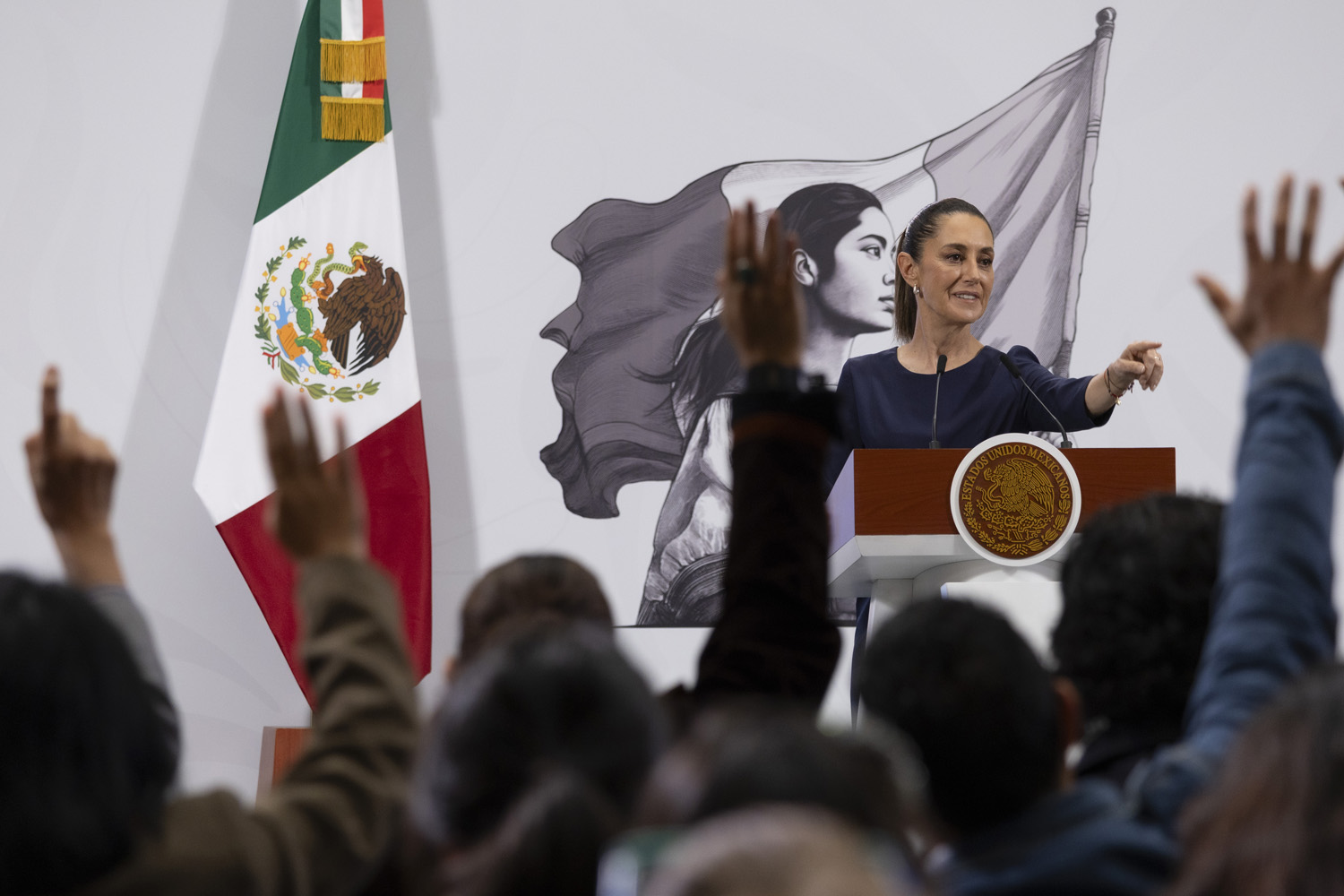 Claudia Sheinbaum da la palabra a la prensa