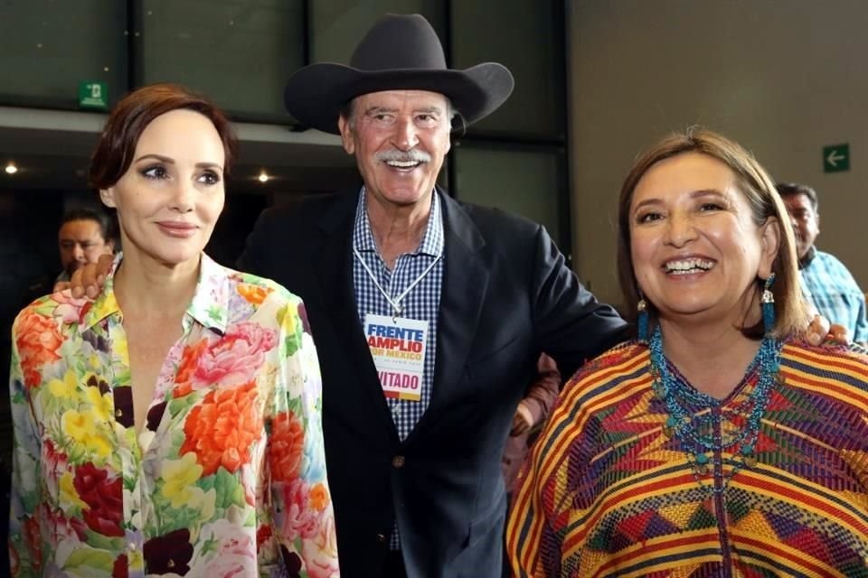 Lilly Téllez es traidora a la patria