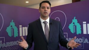 Arístides Rodrigo Guerrero García es abogado con una trayectoria de 10 años en el servicio público