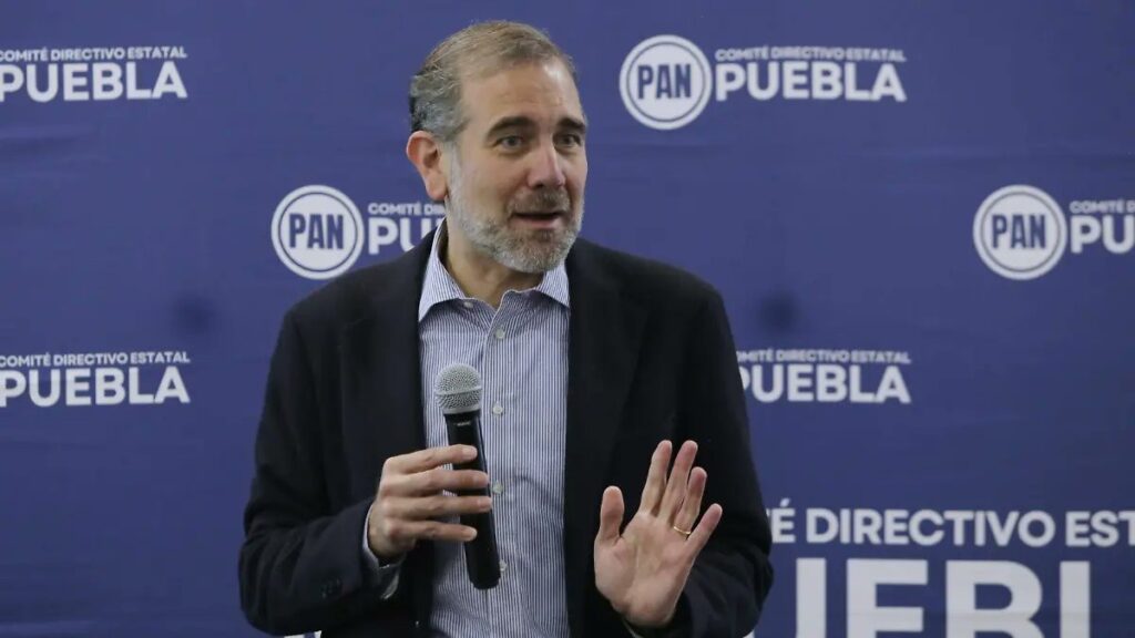 Lorenzo Córdova se lanza contra reforma electoral