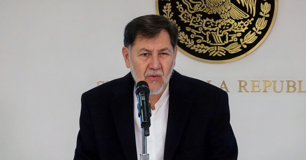 Noroña acusa a Azucena Uresti de tener departamento en Reforma