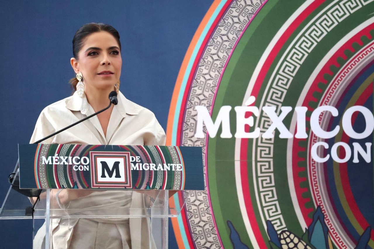 Olivia Salomón presenta sorteo Lotería Nacional