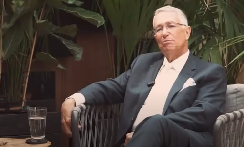 Ricardo Salinas vs AMLO