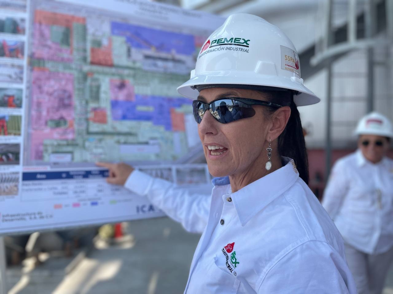 Sheinbaum busca fortalecimiento de producción de combustible