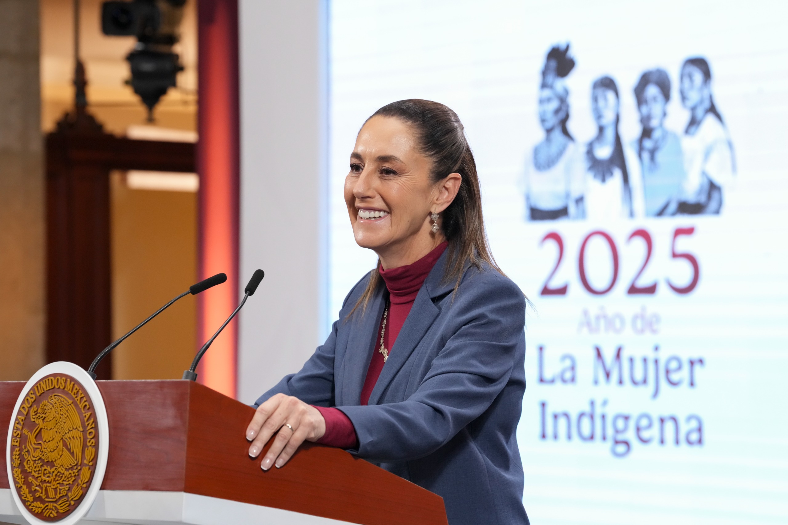 Sheinbaum minimiza relación de Eduardo Verástegui con EU