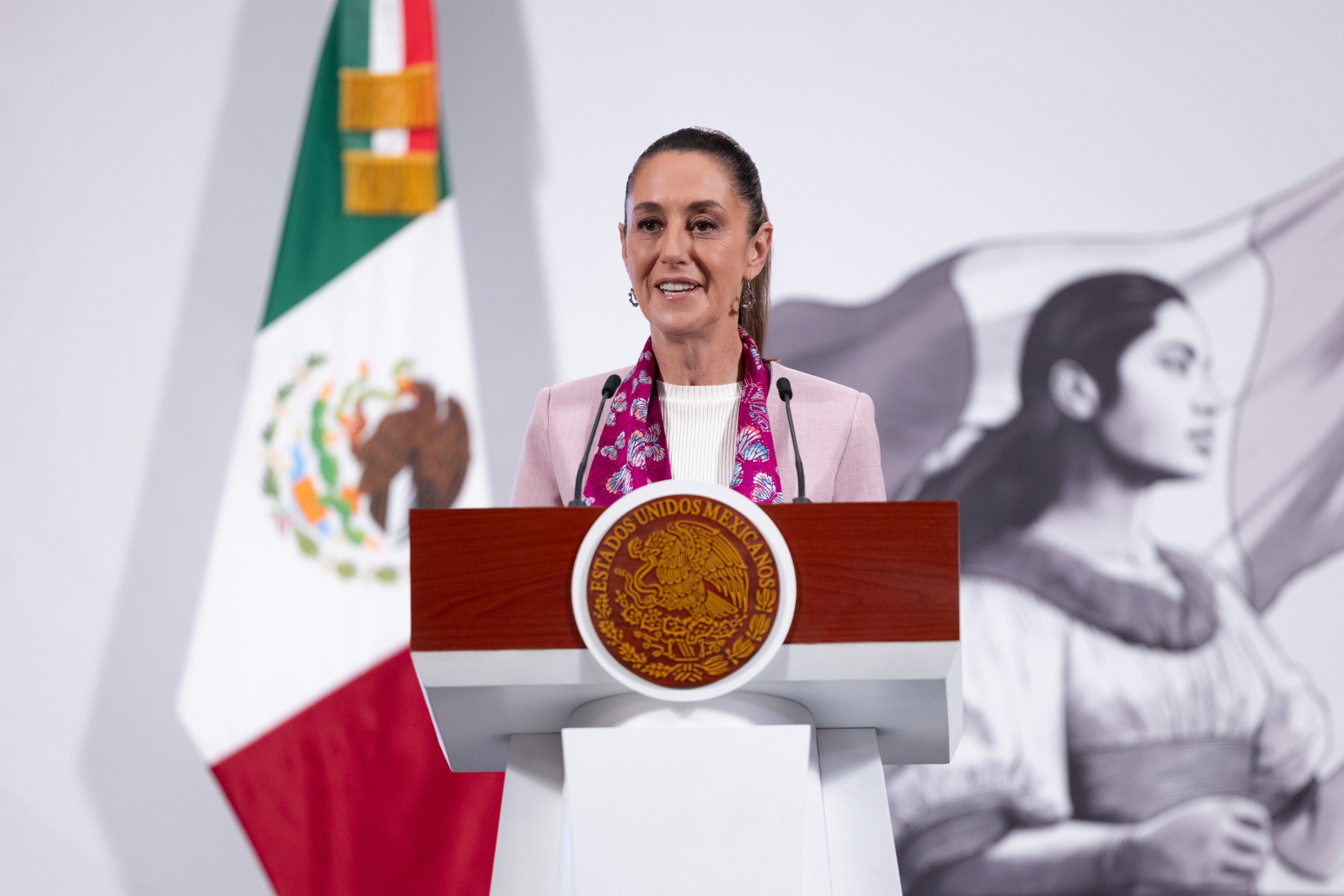 Sheinbaum critica a SCJN por eliminar expresión racista de Córdova de libros SEP