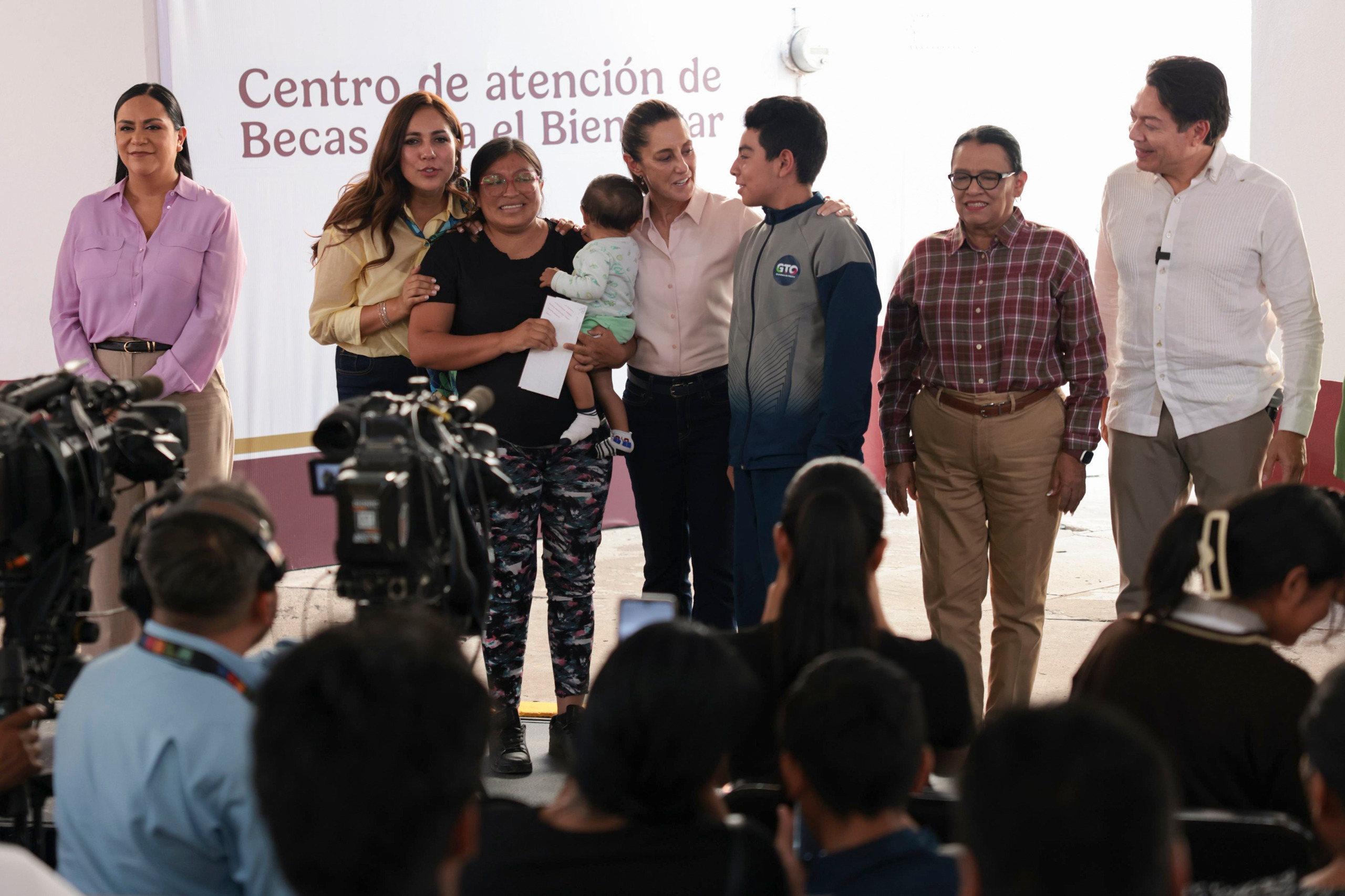Sheinbaum reconoce importancia de espacios libres de violencia para mujeres