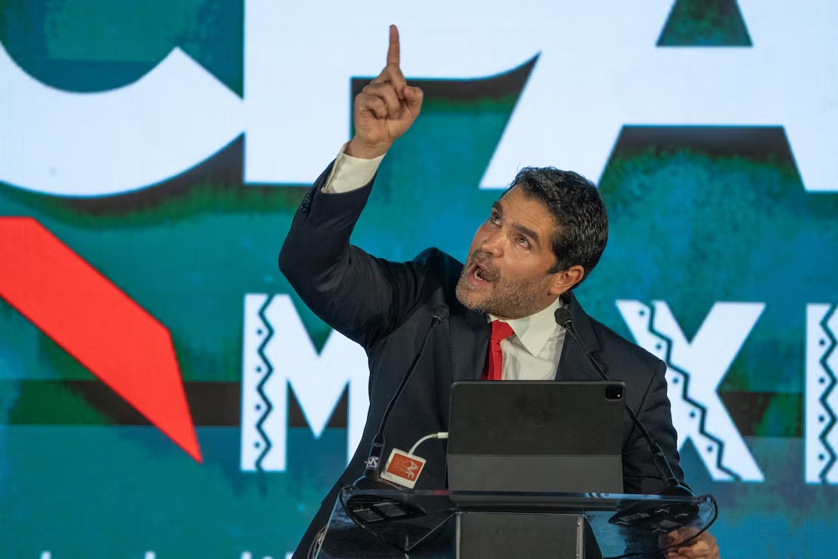 Verástegui arremete contra Rojo de la Vega y Simón levy