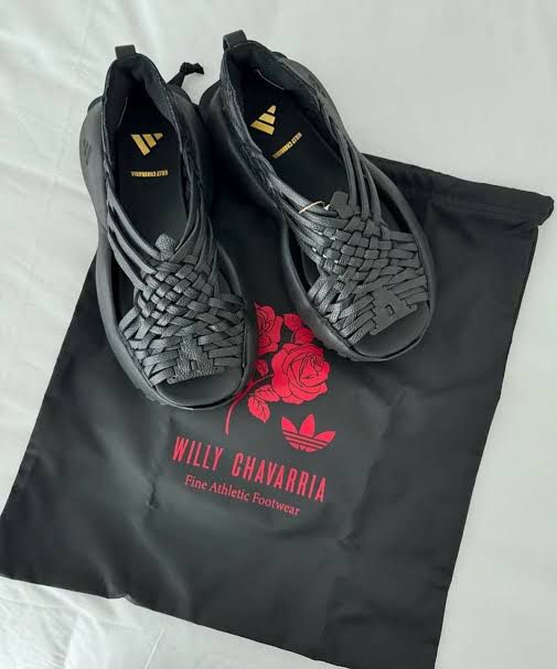 Willy Chavarría huaraches Adidas