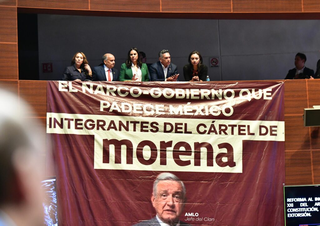 Alito Moreno lona Morena