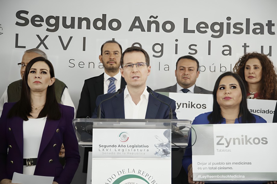 Anaya critica desabasto de medicinas
