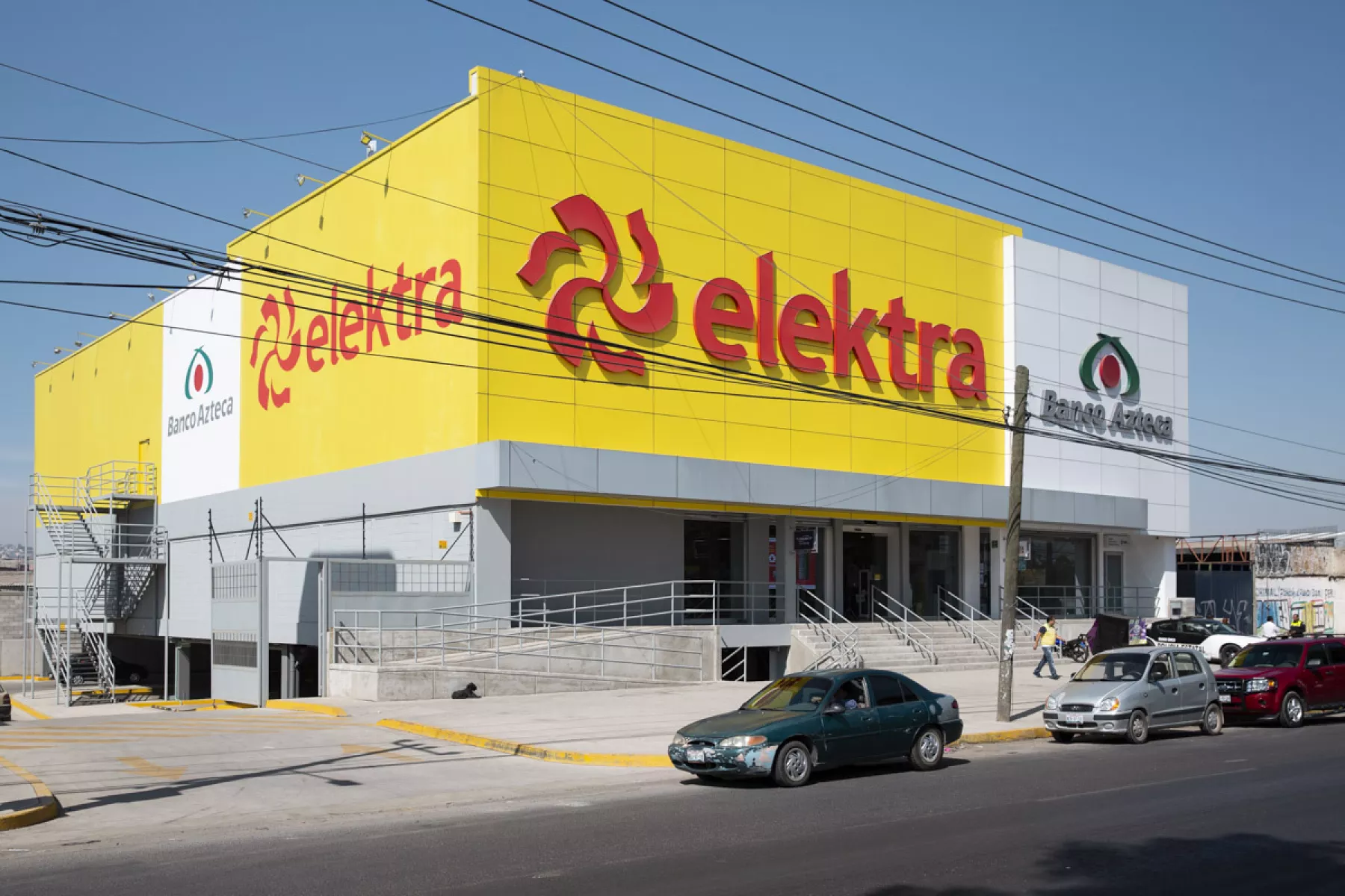 BMV subastaría títulos de Elektra 