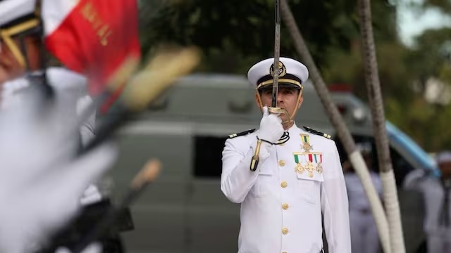 Detienen a vicealmirante Farías Laguna por huachicol fiscal