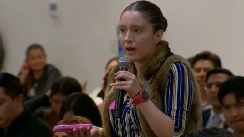 Estudiante cuestiona a Noroña 