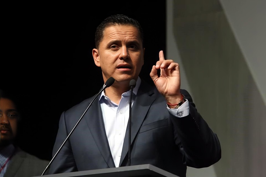 Vinculan a proceso a Roberto Sandoval