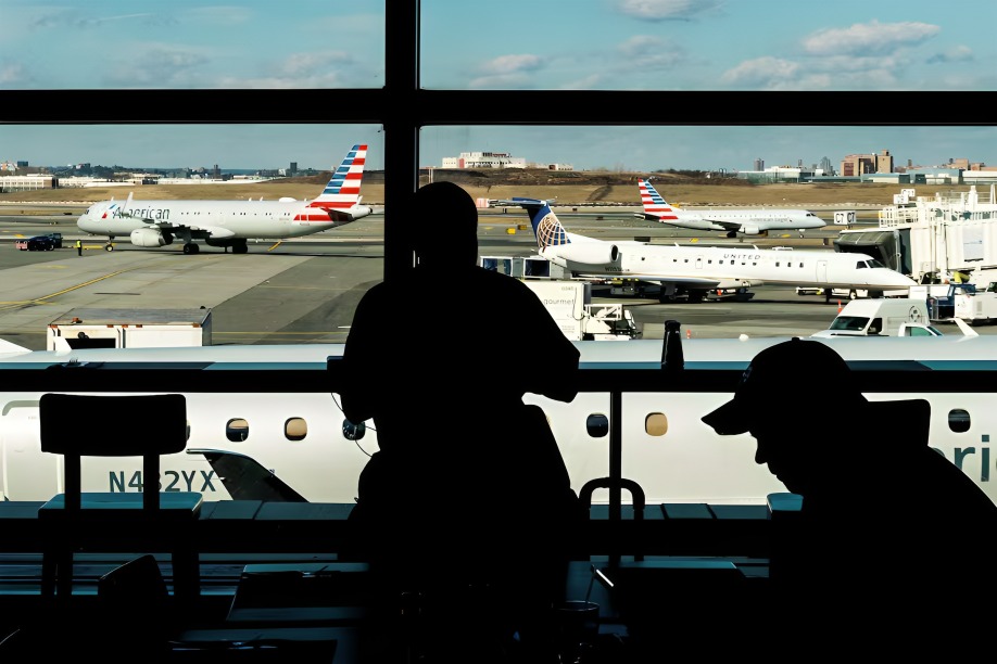 Aeropuerto JFK sufre crisis por falta de personal