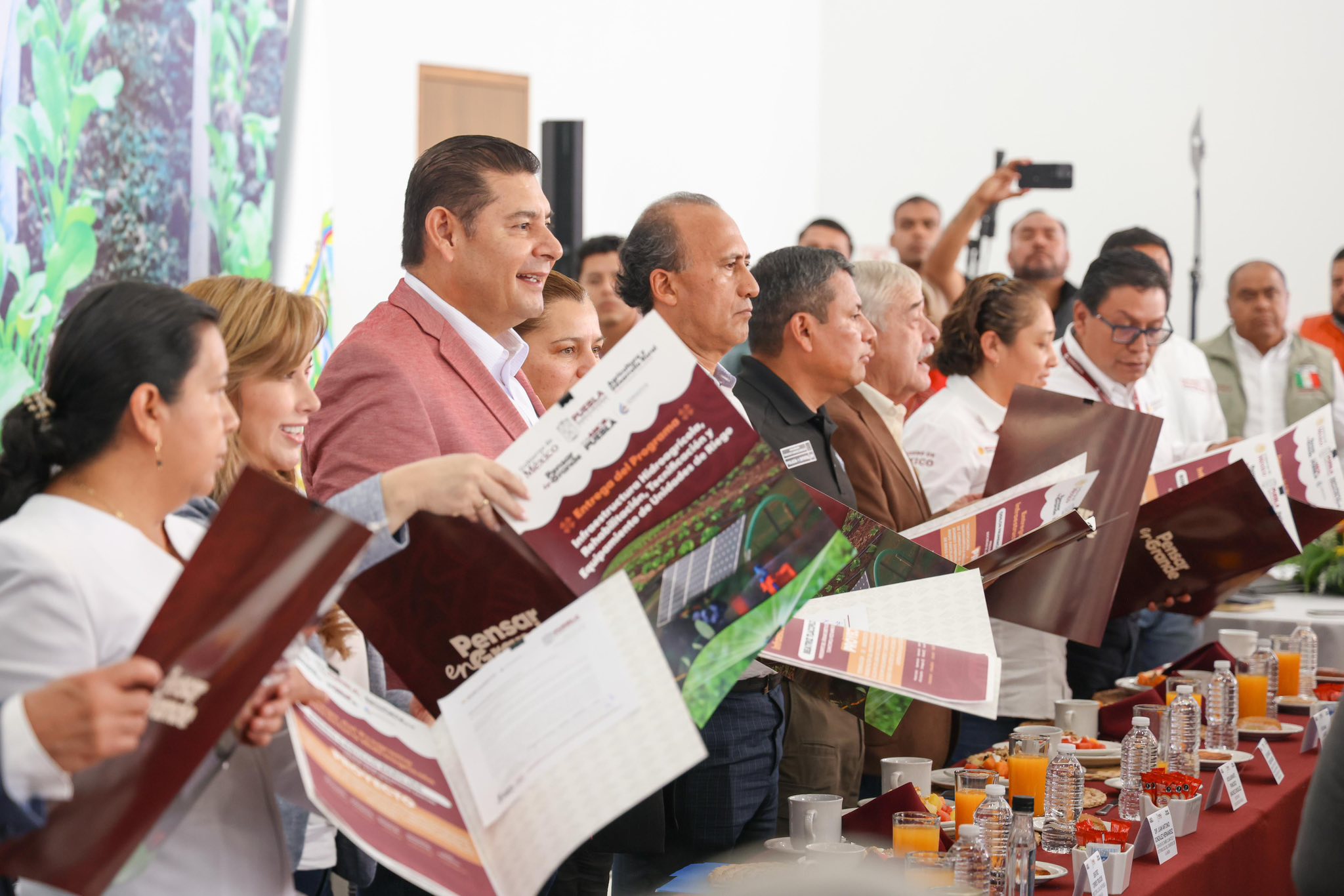 Armenta destaca transformación de Puebla con Sheinbaum