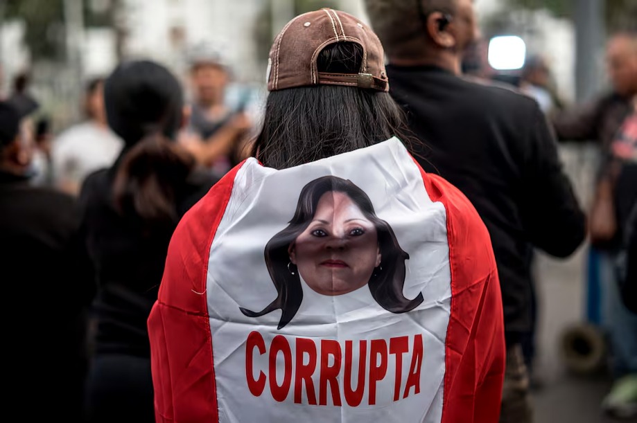 Dina Boluarte corrupta