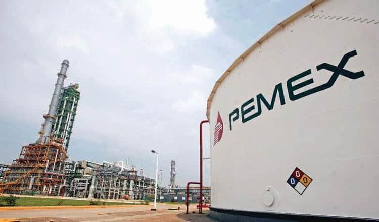Fitch Ratings mejora calificación Pemex