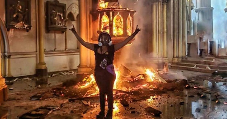 Iglesia 8M
