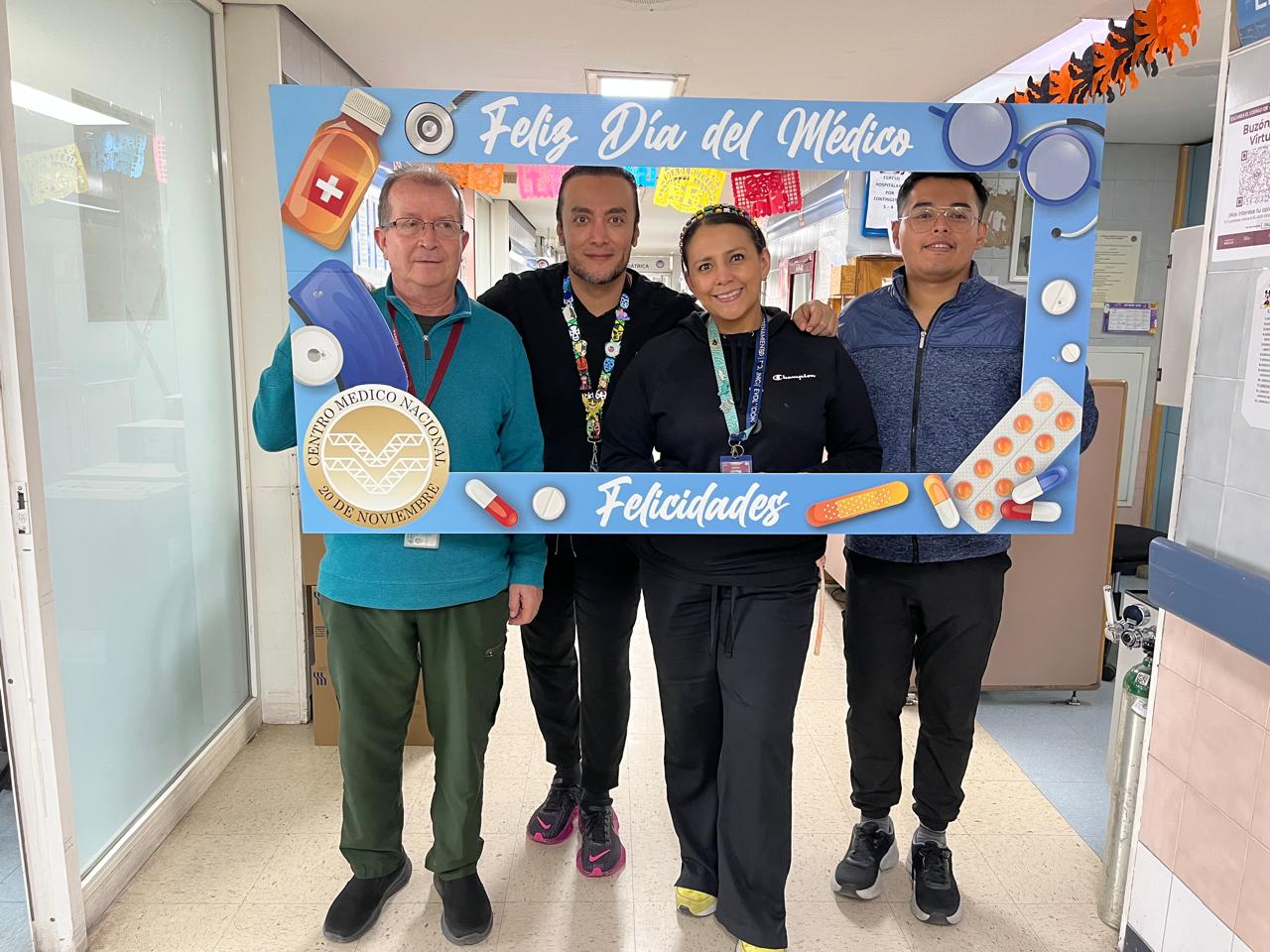 Martí Batres felicita a trabajadores del Issste en Día del Médico