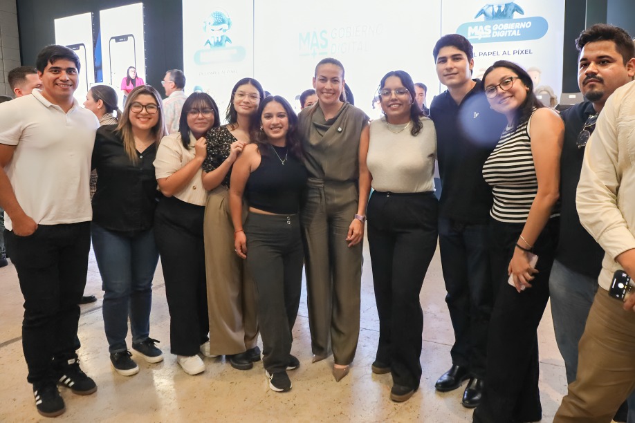 Milena Quiroga presenta avances de digitalización en La Paz
