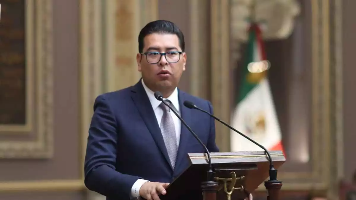 Néstor Camarillo 