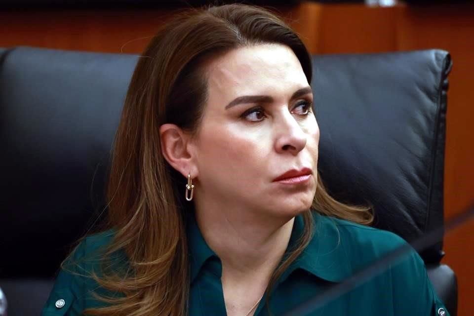 priistas, Carolina Viggiano
