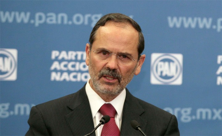 Gustavo Madero crítico ferrero de los programas del bienestar... pero los cobra