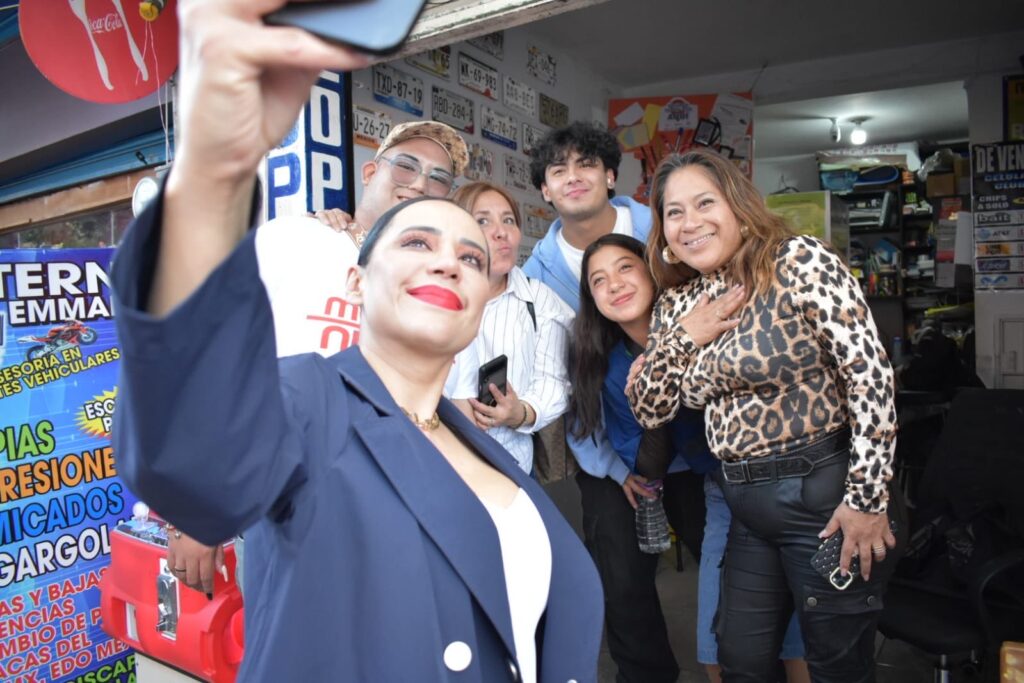 Sandra Cuevas, redes