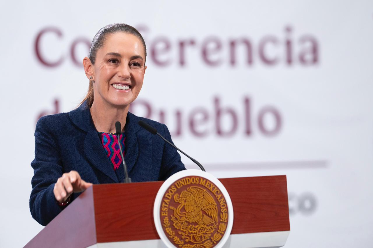 Sheinbaum expone a medios 