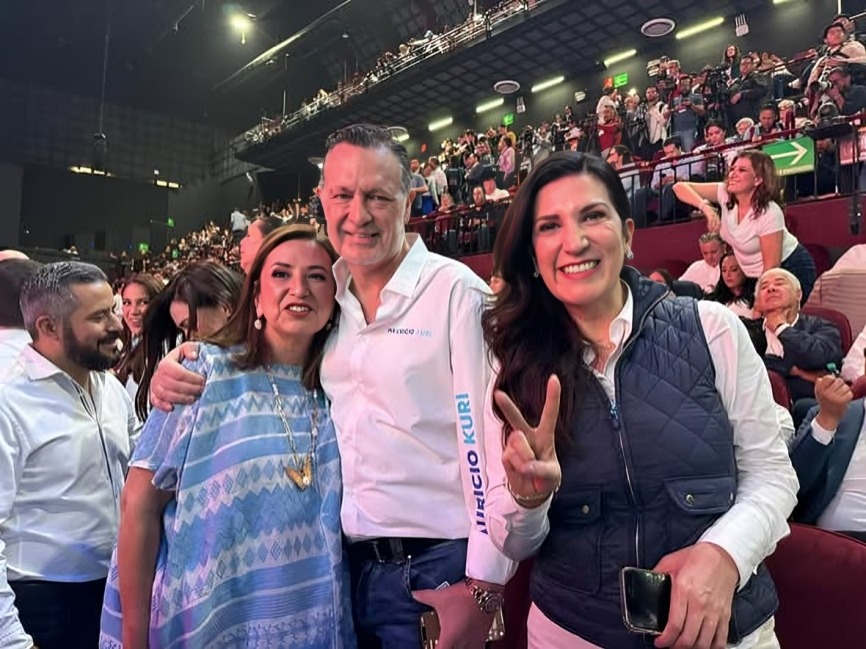 Xóchitl Gálvez con panistas