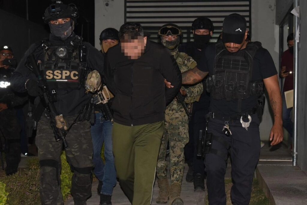 Dan prisión preventiva a El Licenciado y escoltas de Carlos Manzo
