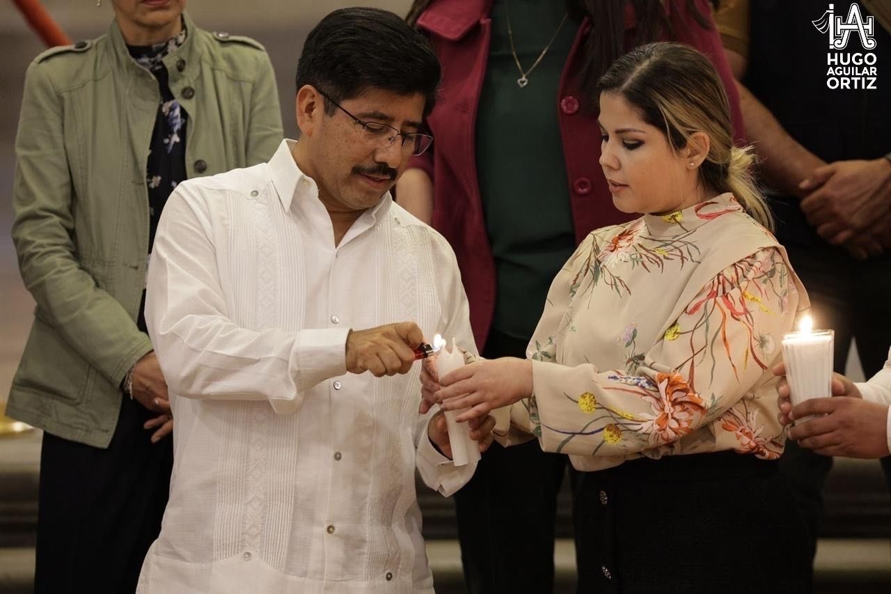 Hugo Aguilar inaugura ofrenda en sede de la SCJN