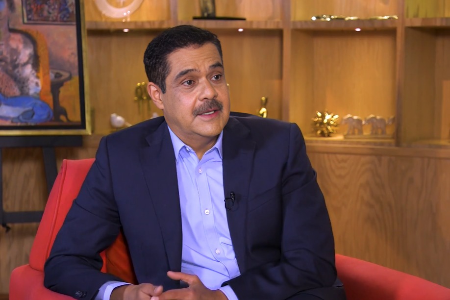 La Cotorrisa saca del closet a Alatorre