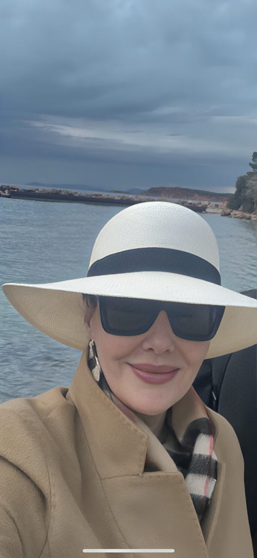 Lilly Téllez publica fotografía por su cumpleaños