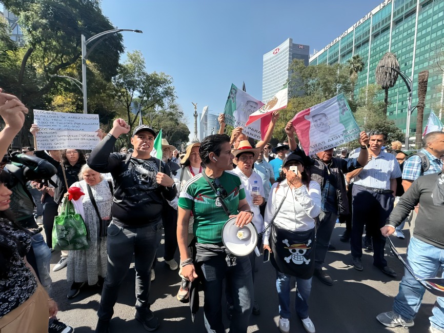 López San Martín critica errores de la Gen Z