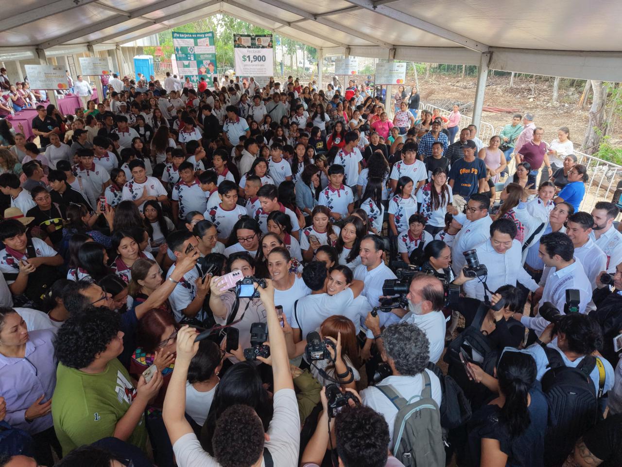 Sheinbaum destaca entrega de viviendas para los más pobres