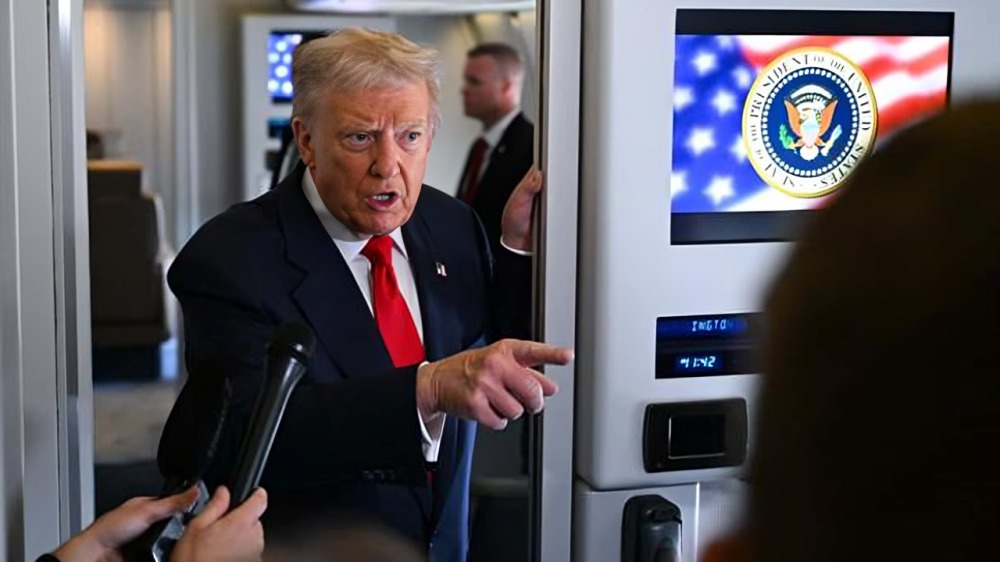 Casa Blanca llama cerdita a periodista por pregunta sobre Esptein