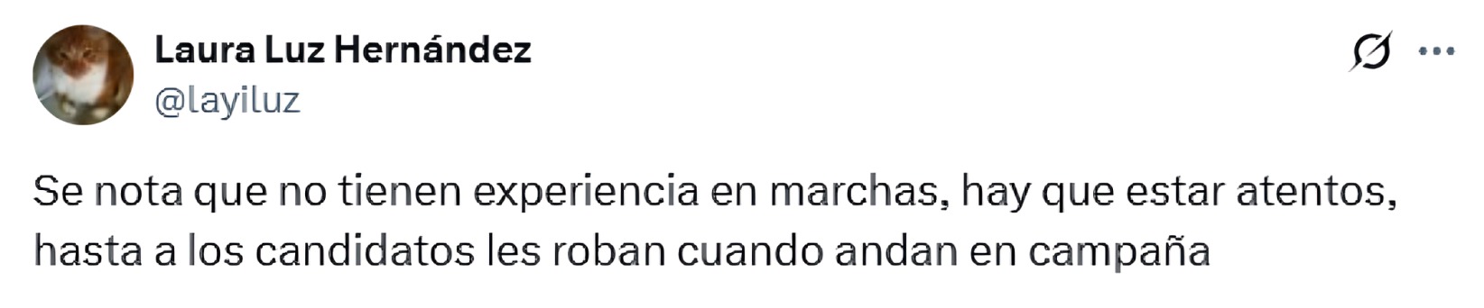 Usuarios reaccionan a robo de celular de reportera