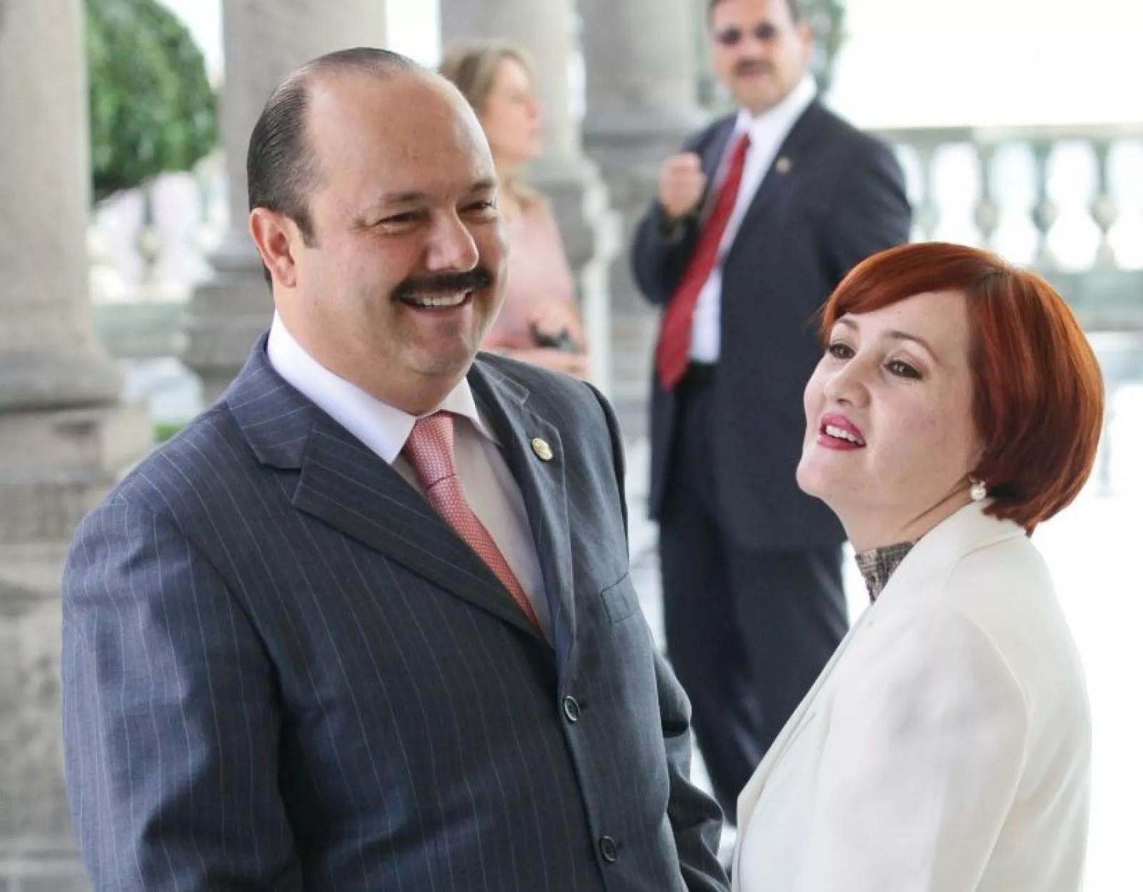 César Duarte y esposa