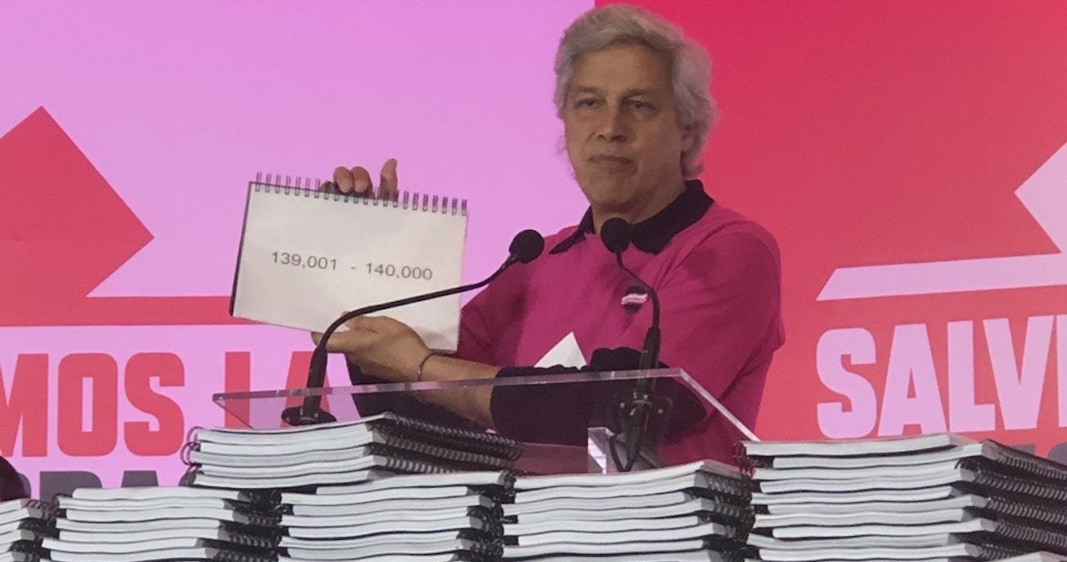 Claudio X recolecta firmas 
