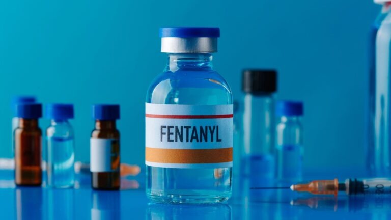 Vector su señalada de lavar dinero de la venta de fentanilo