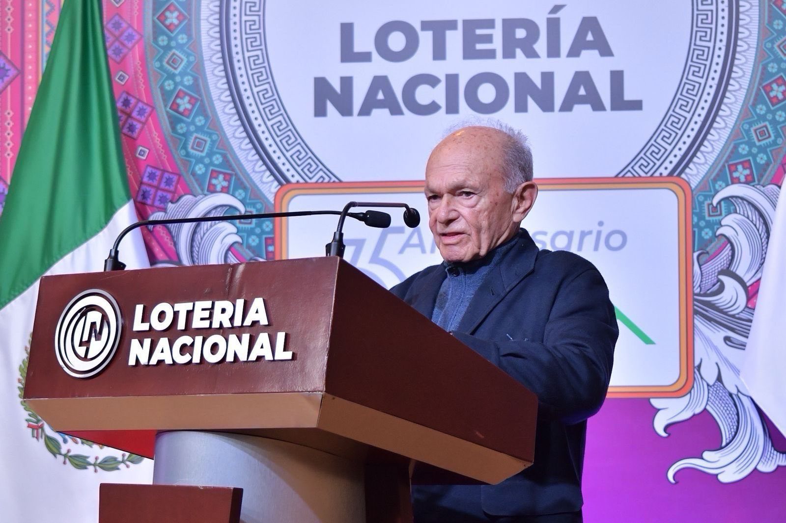 Alfredo Harp Helú reconoce importancia de invertir en educación para México