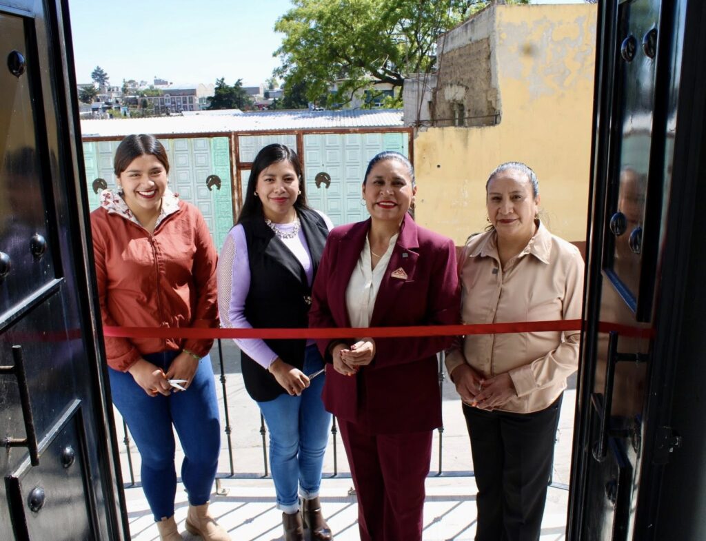Ana Lilia Rivera inaugura escuela de música