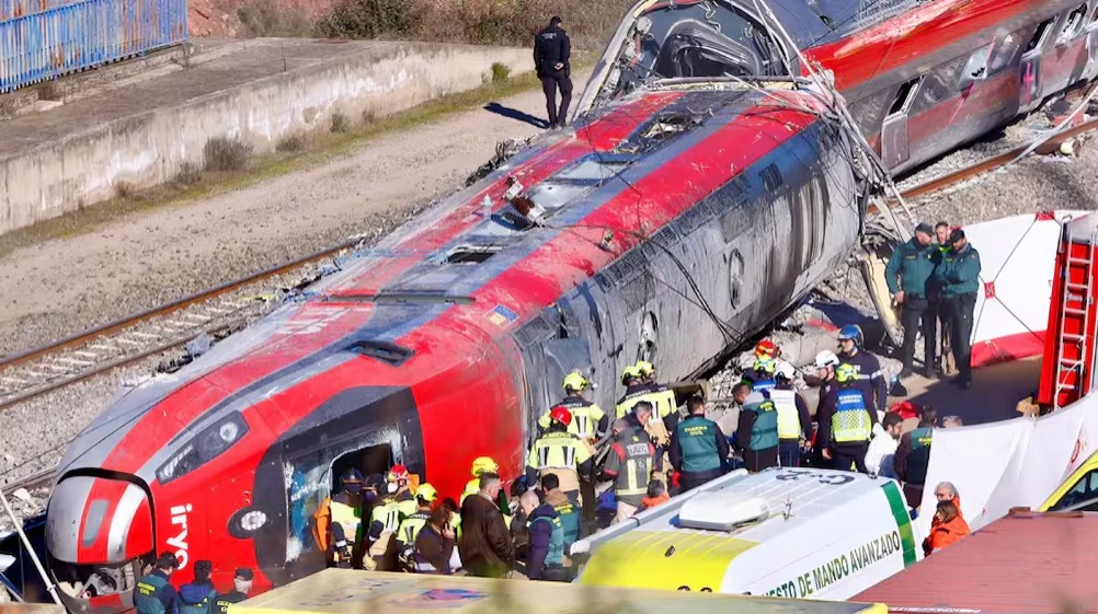 Aumenta cifra e muertos tras descarrilamiento de trenes en España