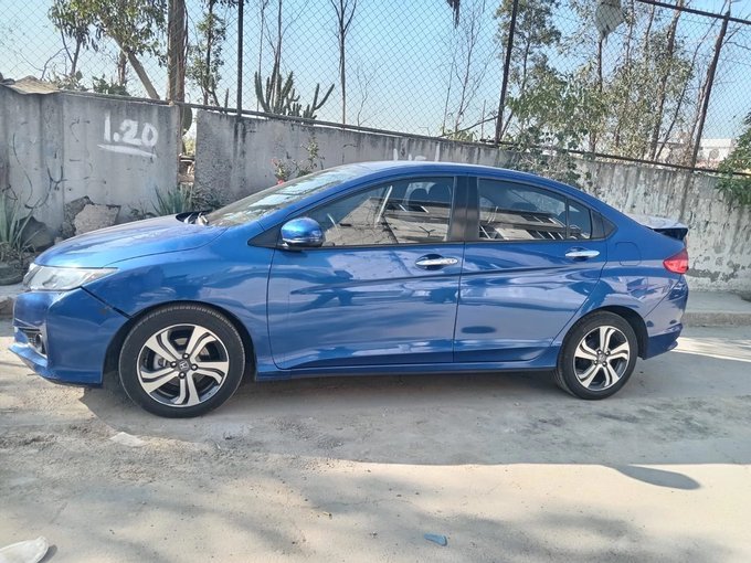 carro Gaby Gómez