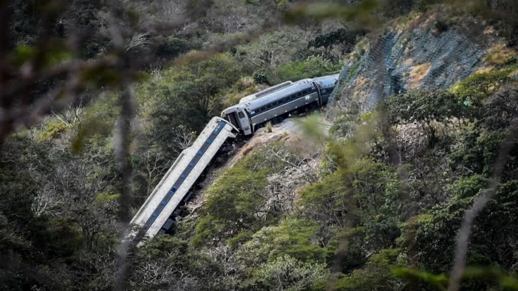 Víctimas denunciarán ante FGR por descarrilamiento del tren interoceánico